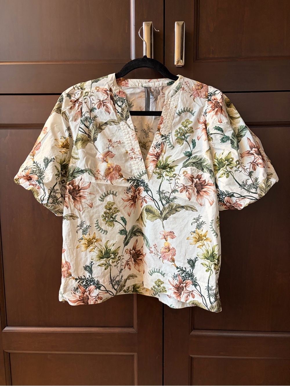 Anthropologie Cream Floral Puff Sleeve V-Neck Blouse